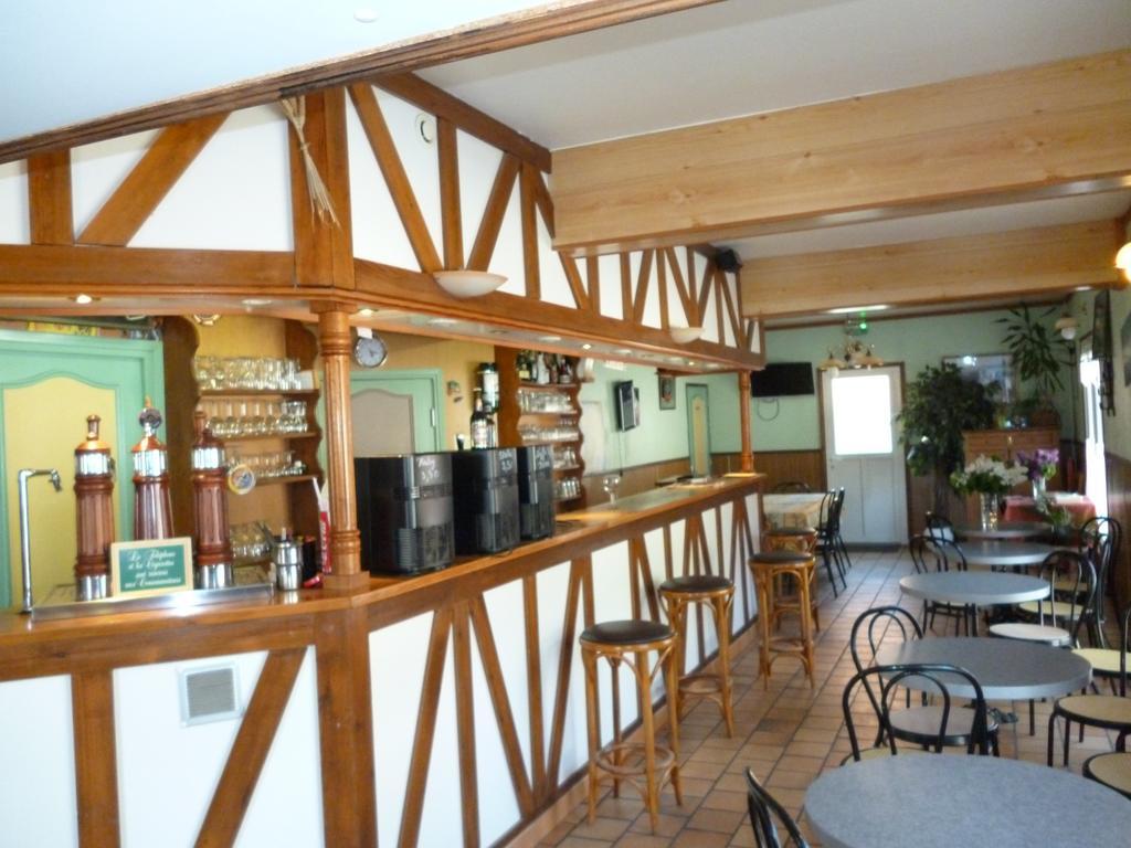 Auberge Des Etangs Roussent 객실 사진