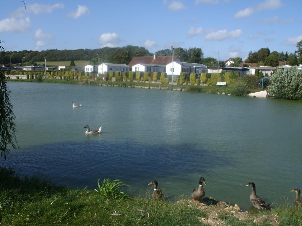 Auberge Des Etangs Roussent 외부 사진
