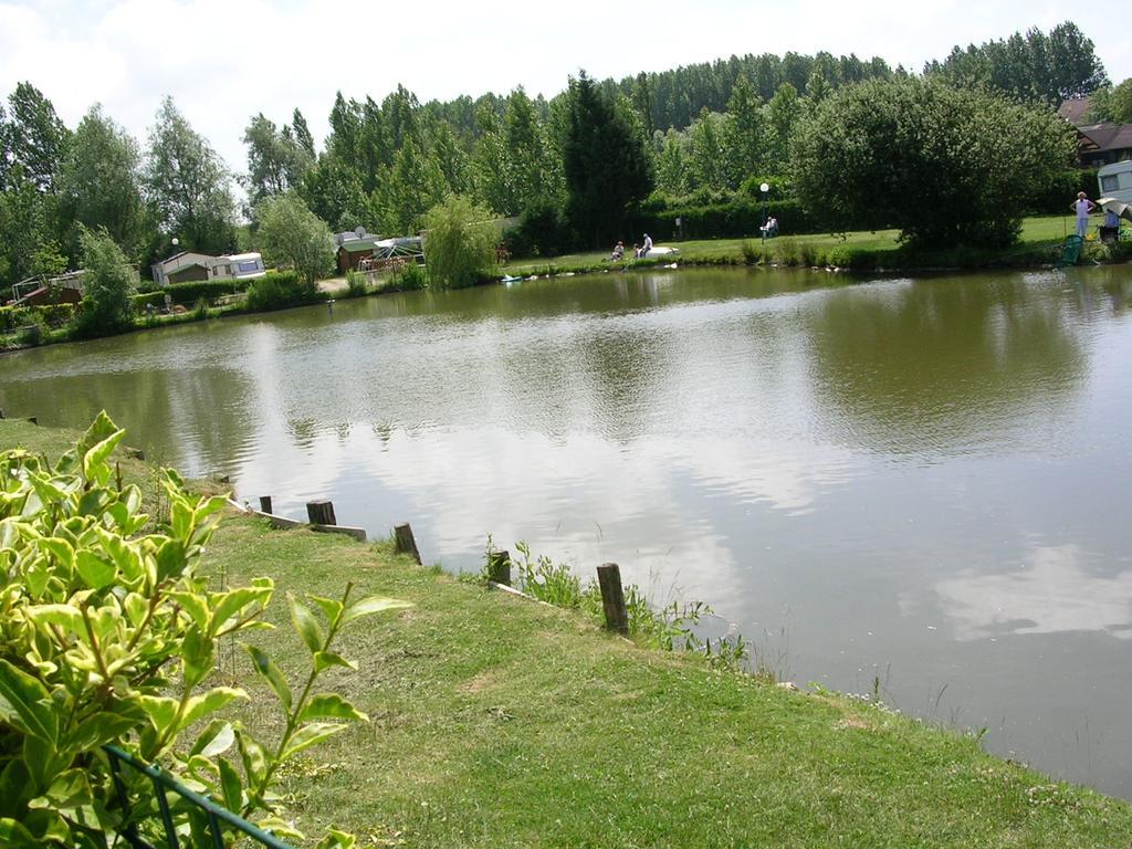 Auberge Des Etangs Roussent 외부 사진